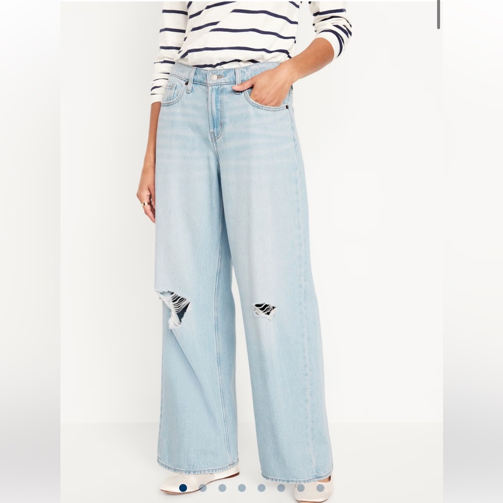 NWT Mid-Rise Baggy Wide-Leg Jeans